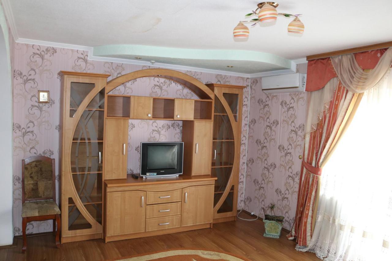 Готель ***Феєрія Tyachiv Zewnętrze zdjęcie