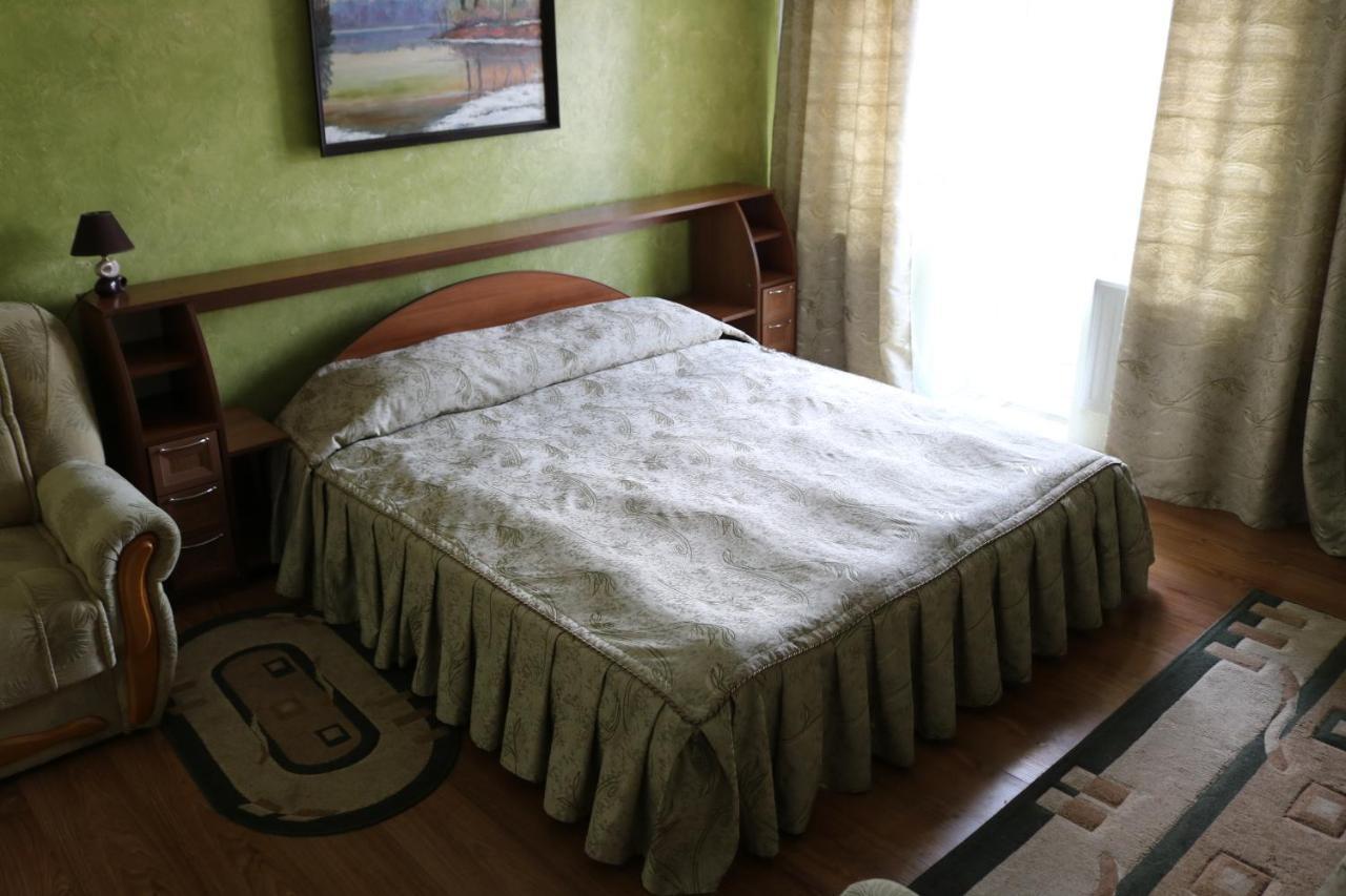 Готель ***Феєрія Tyachiv Zewnętrze zdjęcie